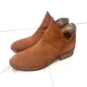 Eileen Fisher leaf Tan Suede Ankle Booties 9